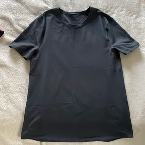 Mens lululemon workout t shirt M